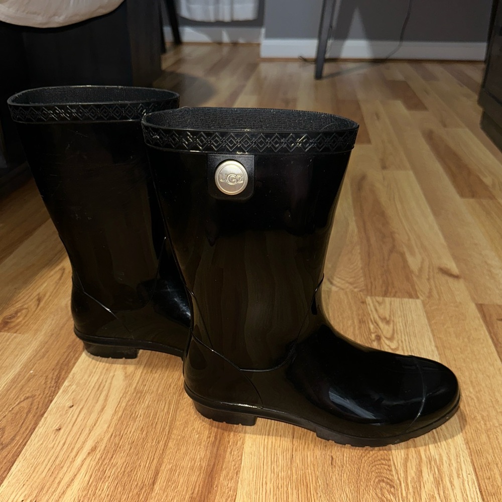 Ugg rain boots